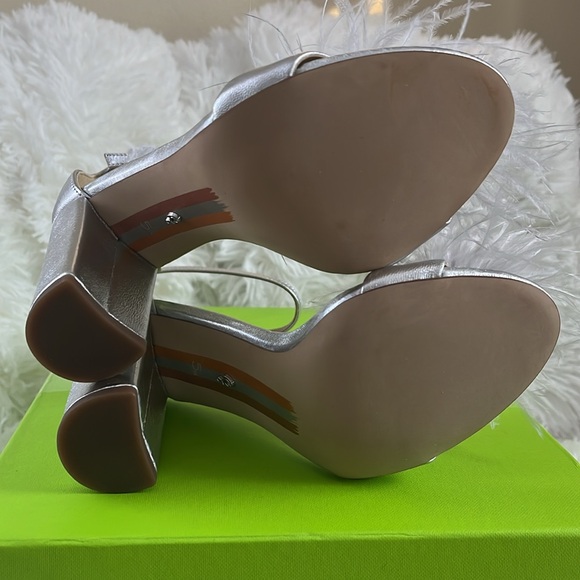 Sam Edelman Silver Feather Heels Size 5.5 - Picture 4 of 6